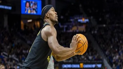 “阿森纳15轮不败金身破裂，斯凯利红牌导致西汉姆1-0逆袭胜利”